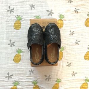 TOMS Black Glitter Classics